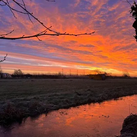 Feriehus De Beijersche Stee, Logies Aan De Waterkant