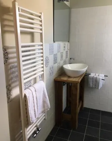 De Beijersche Stee, Logies Aan De Waterkant *